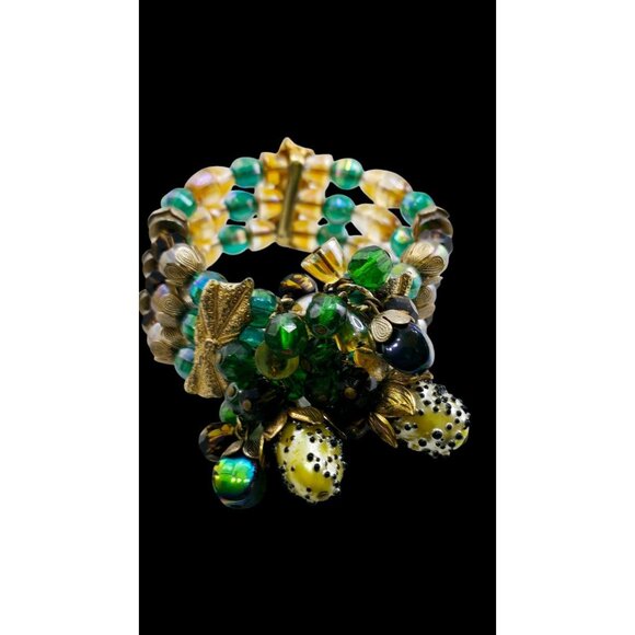 Pretty All Glass Memory Wire Bracelet (A7975) - Picture 7 of 8